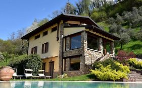Villa In Pisogne With Pool Garden And Lake View