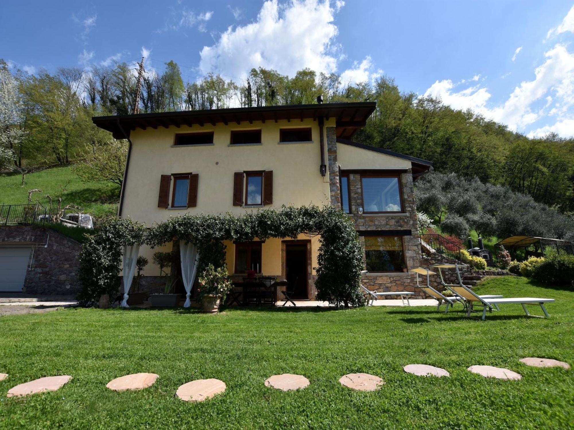 Villa In Pisogne With Pool Garden And Lake View Buitenkant foto