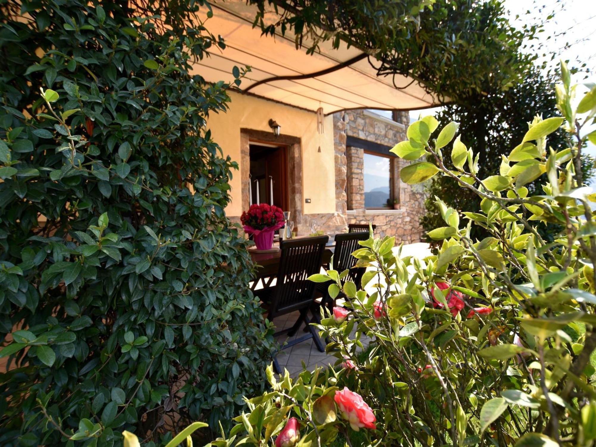 Villa In Pisogne With Pool Garden And Lake View Buitenkant foto