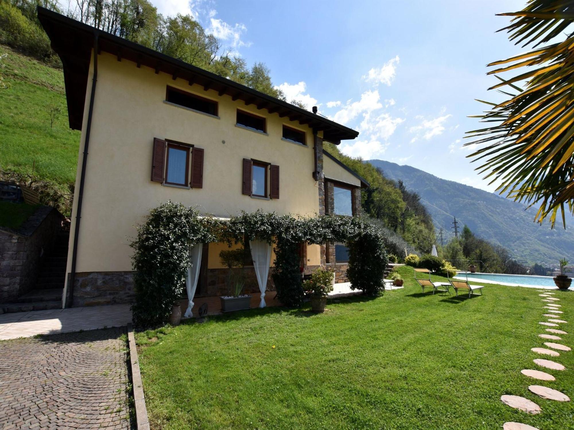 Villa In Pisogne With Pool Garden And Lake View Buitenkant foto