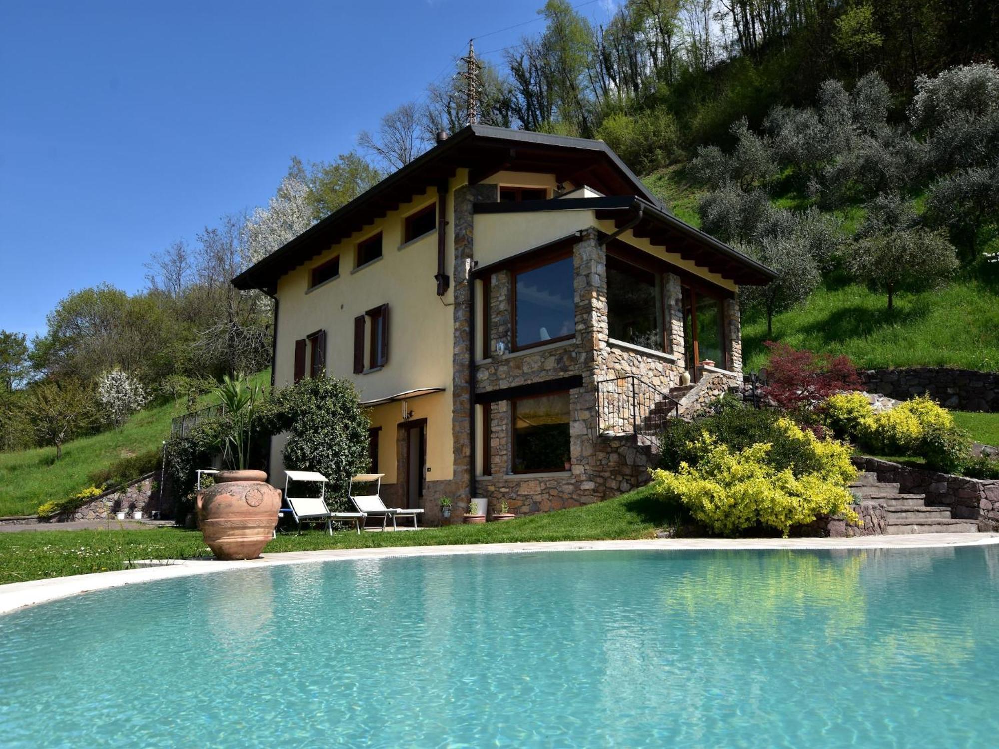 Villa In Pisogne With Pool Garden And Lake View Buitenkant foto