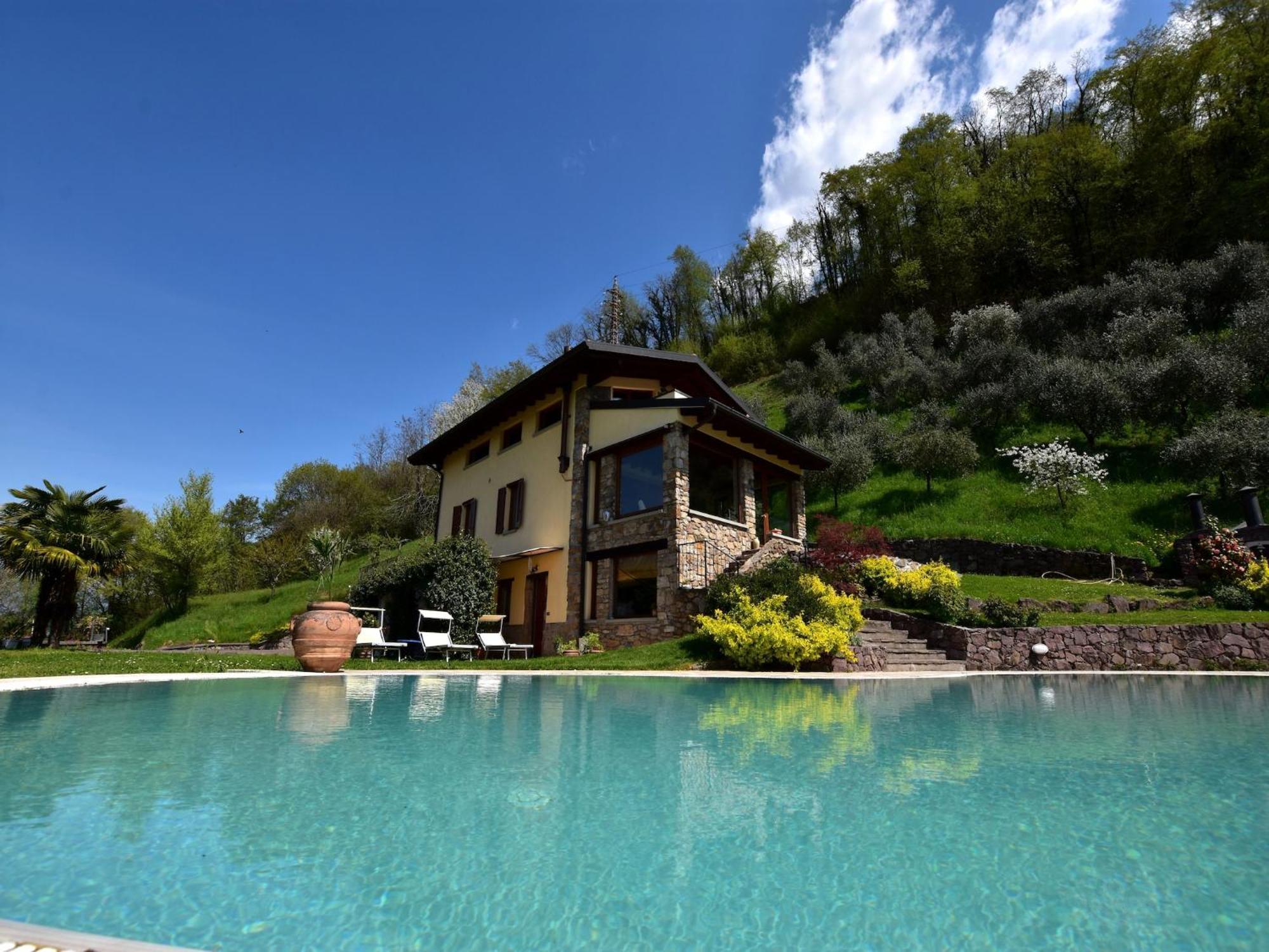 Villa In Pisogne With Pool Garden And Lake View Buitenkant foto